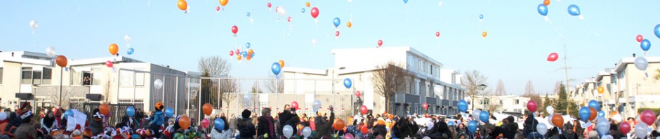 20121002-Koningin-opent-project-op-Johan-Frisoschool-Tstolk-001_small